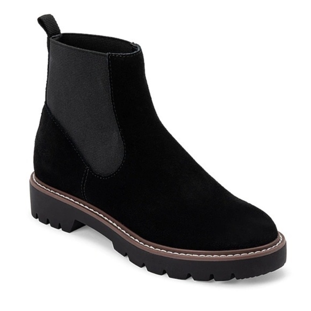 NWOT Dolce Vita Pepper Chelsea Boots in suede